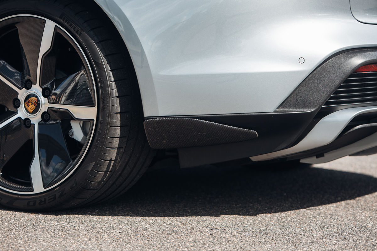 CARBON P-Performance Aero Rear bumper side flaps/ splitters for Porsche Taycan - Additional Image