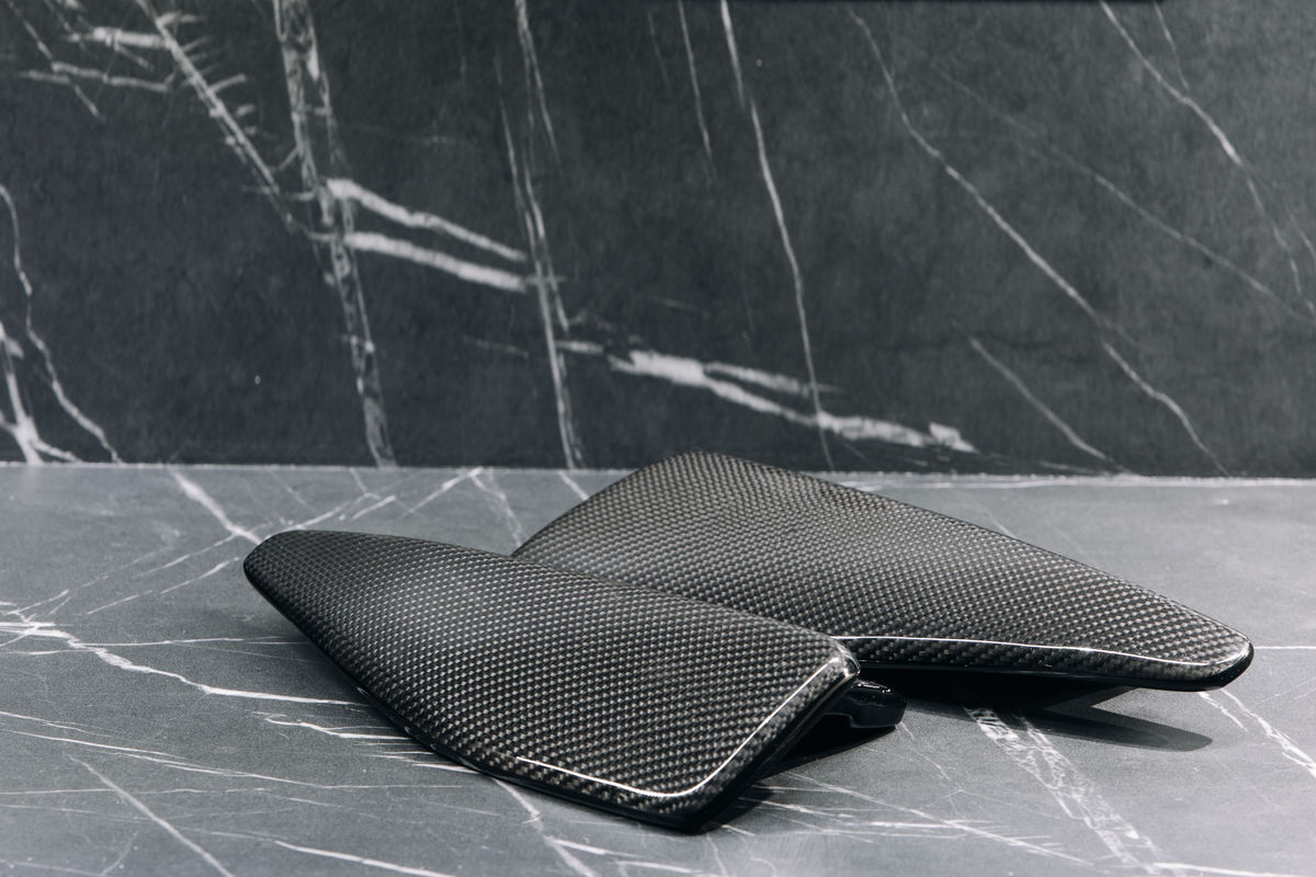 CARBON P-Performance Aero Rear bumper side flaps/ splitters for Porsche Taycan - Additional Image