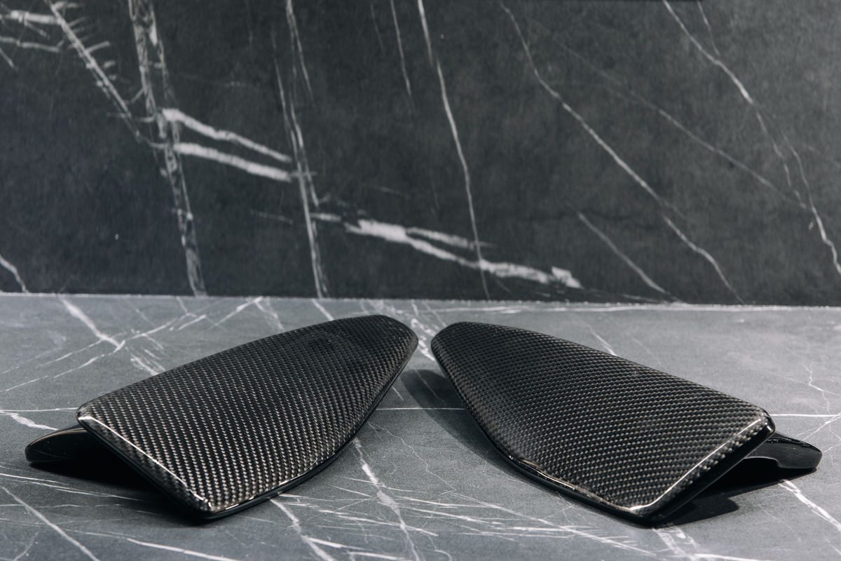 CARBON P-Performance Aero Rear bumper side flaps/ splitters for Porsche Taycan - Additional Image