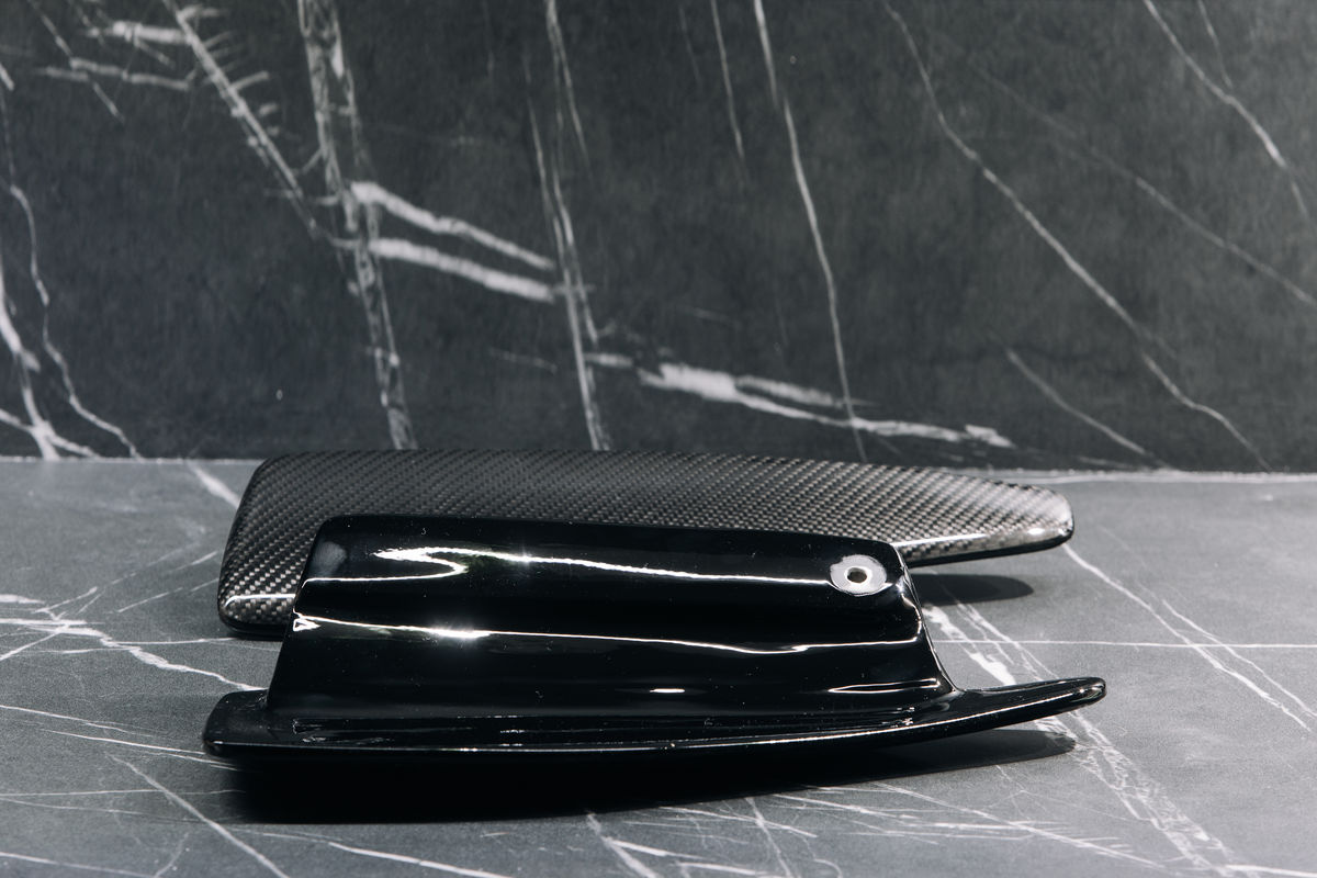 CARBON P-Performance Aero Rear bumper side flaps/ splitters for Porsche Taycan - Additional Image