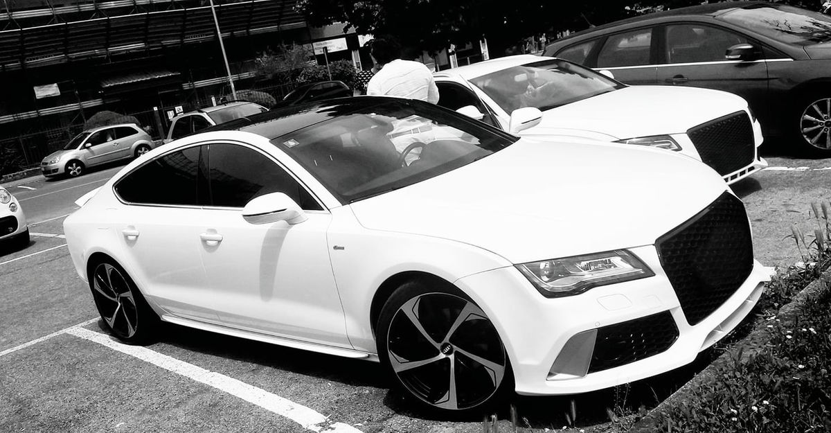 ABS Kiiltävät Sivuhameet / Lisäosat / Kynnyssuojat Audi A7 4G8:lle