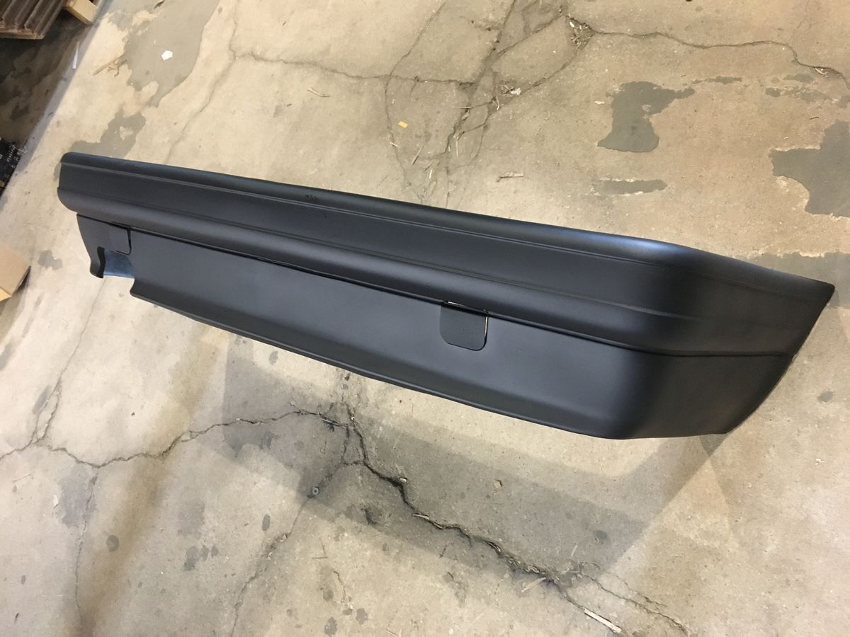E30 83-91 Rear Bumper M-technic II / MT2 - Additional Image