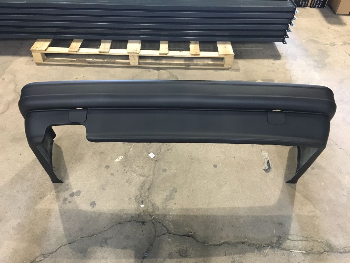 E30 83-91 Rear Bumper M-technic II / MT2 - Additional Image