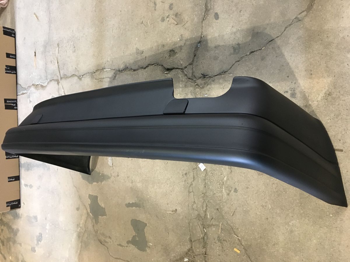 E30 83-91 Rear Bumper M-technic II / MT2 - Additional Image