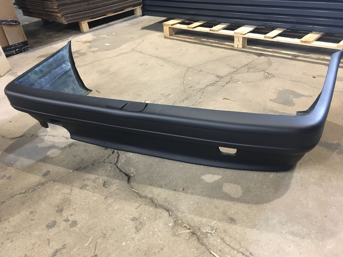 E30 83-91 Rear Bumper M-technic II / MT2 - Additional Image