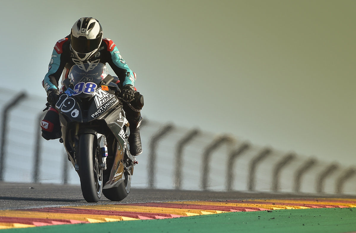 Full carbon bodykit fairing kit for BMW S1000RR for MRA windshield - Additional Image