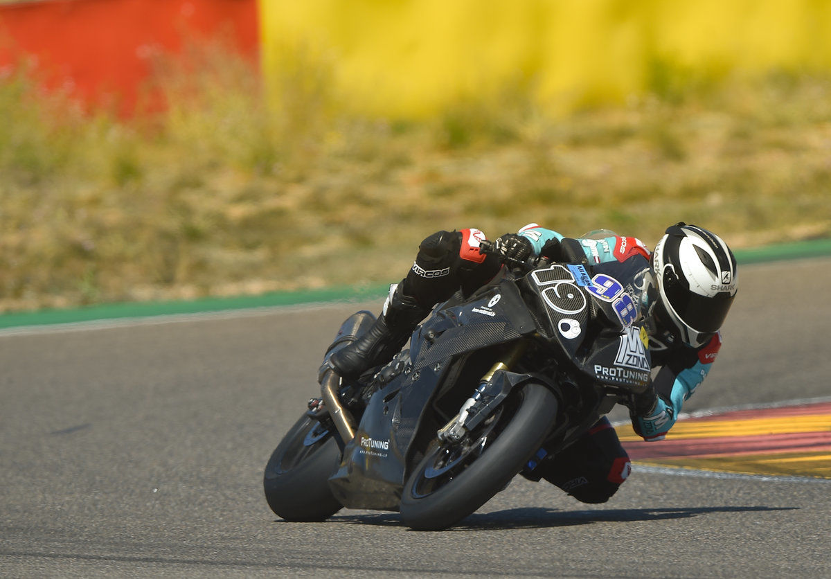 Full carbon bodykit fairing kit for BMW S1000RR for MRA windshield - Additional Image