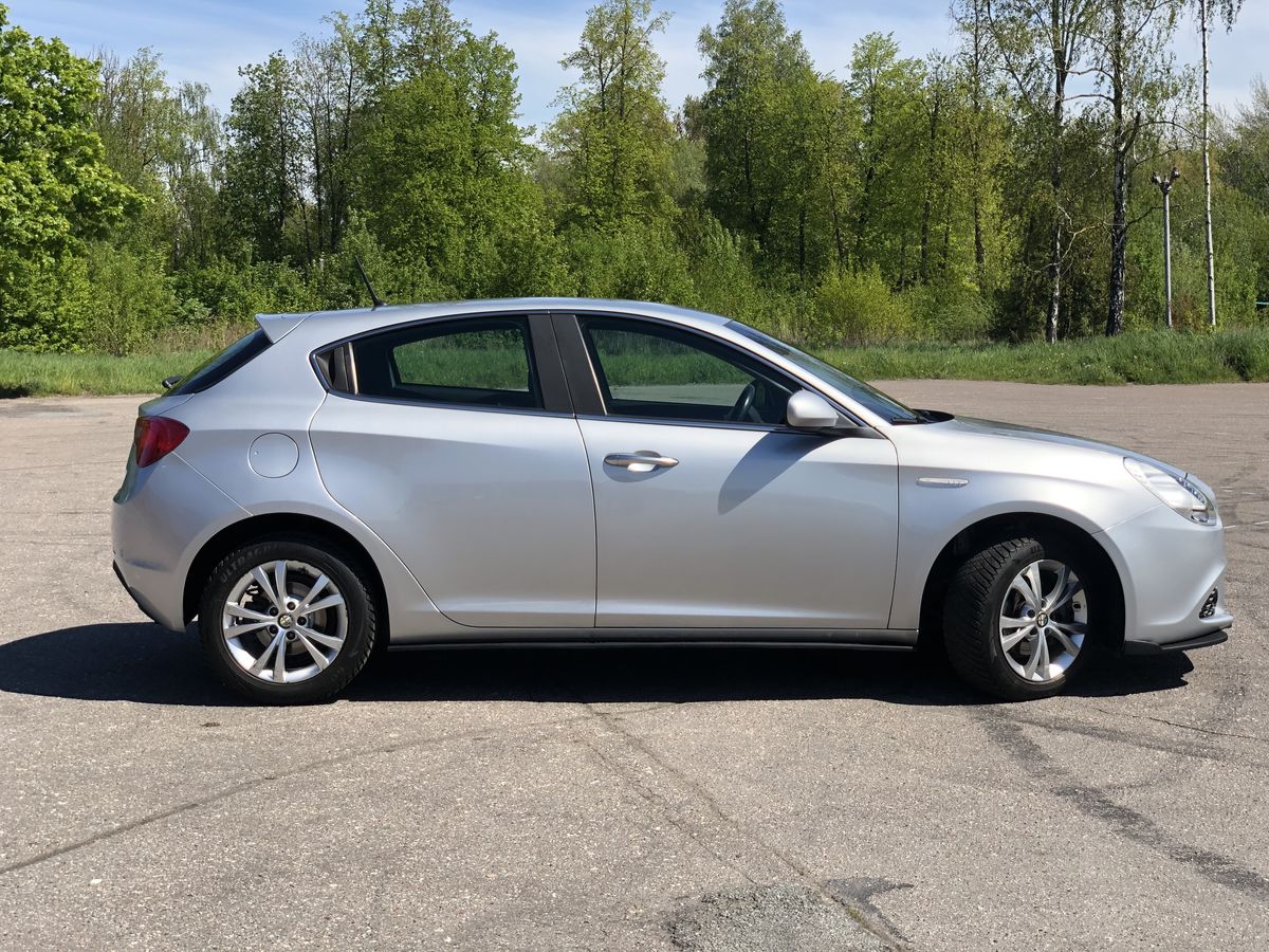 Performance Side Skirt Blades For Alfa Romeo Giulietta Typ 940 - Black matte ABS - Additional Image