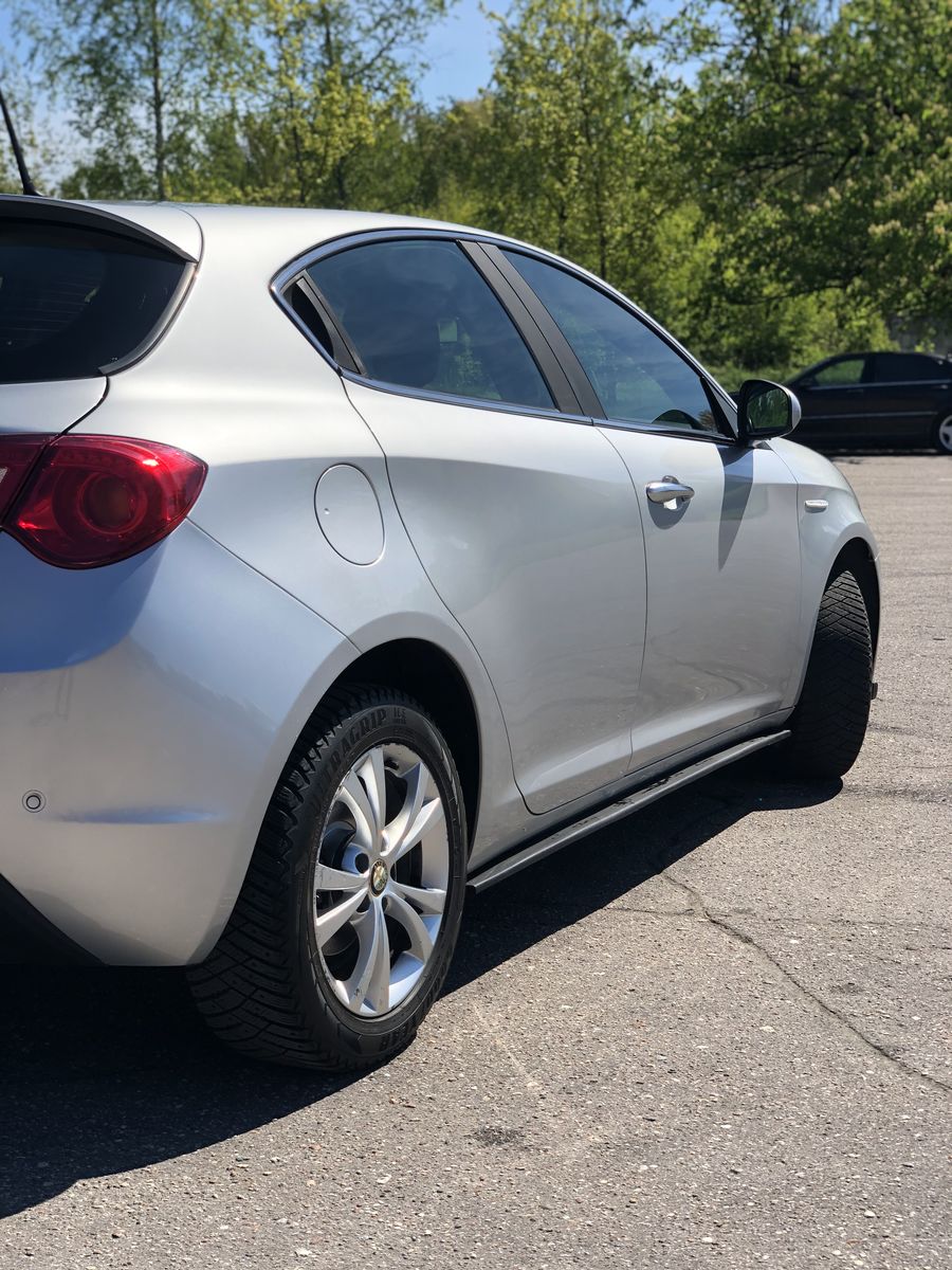 Suorituskykyiset Sivuhelmat Alfa Romeo Giulietta Typ 940 - Musta matta ABS