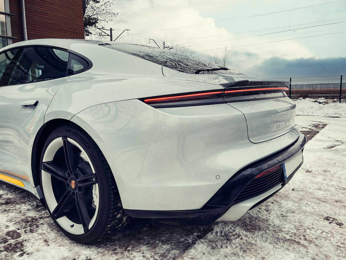 CARBON Performance Aero trunk extension spoiler for Porsche Taycan - Additional Image