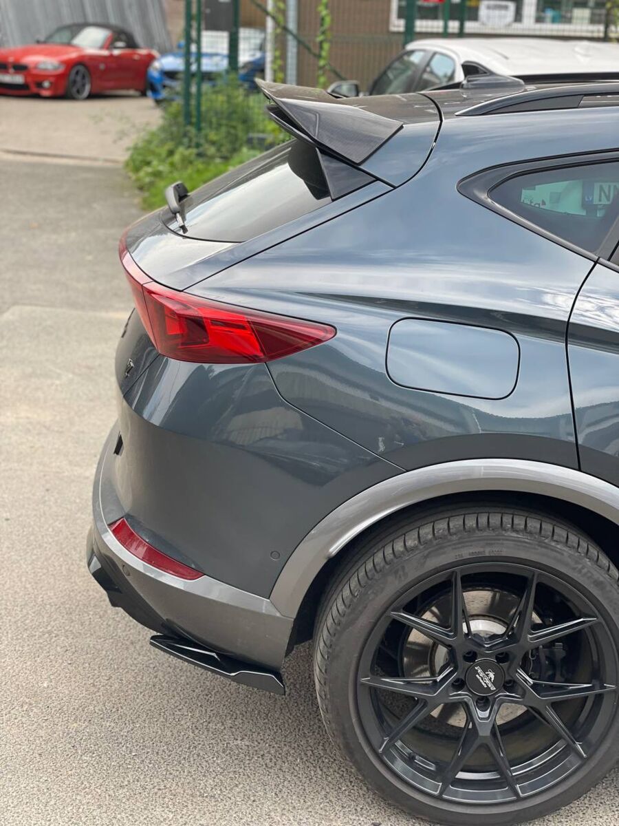 Rear bumper side diffuser flaps with fin for Cupra Formentor - Additional Image