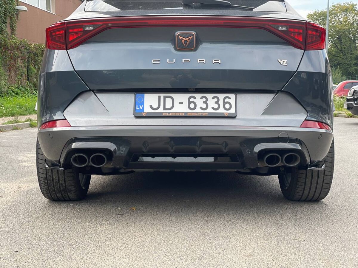 Rear bumper side diffuser flaps with fin for Cupra Formentor - Additional Image