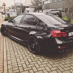 Performance Black Gloss Helmalevyt/Sivulistat BMW F80 M3:lle