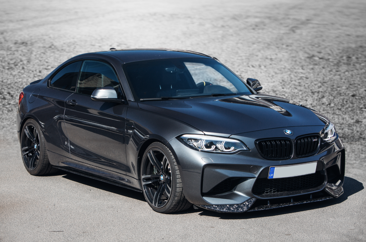 Etupuskurin splitterin suorituskykyinen lisäosa BMW 2-sarjan F87 M2:lle