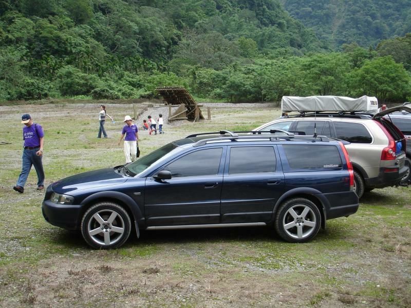 Sport design Cross Country Sideskirts For V70 / XC70 00-07 - Additional Image